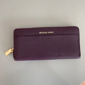 Michael Kors Zip Around Wallet - plum